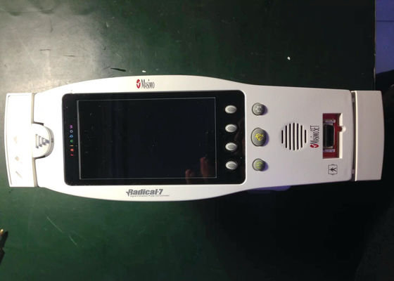 Masimo Radical 7 ใช้เครื่องวัดอ๊อกซิเมตรเพื่อดูแลที่บ้านในโรงพยาบาล